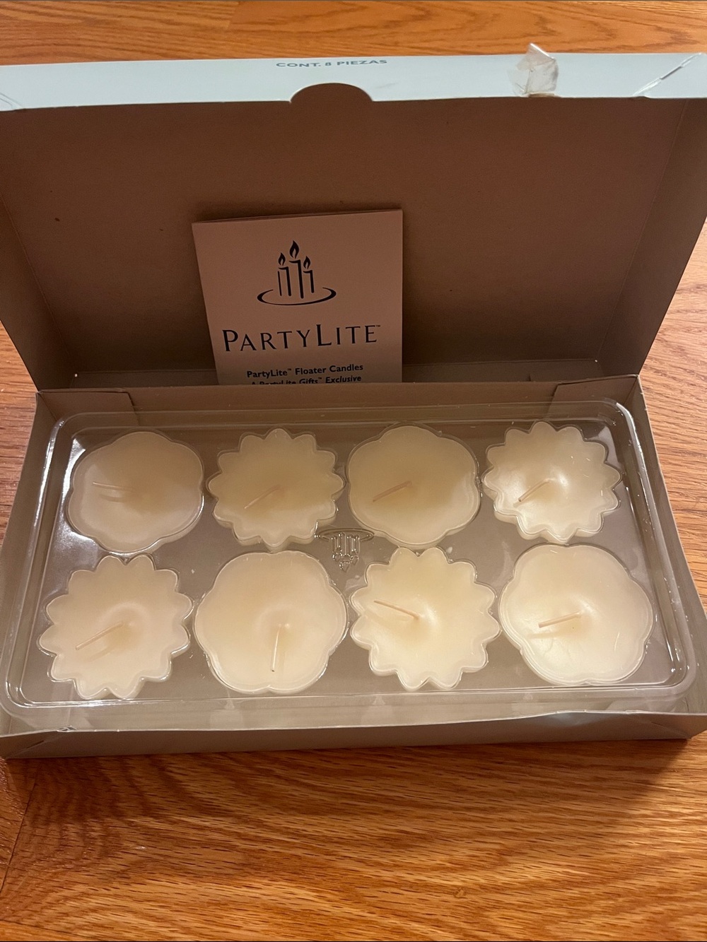 NIB PartyLite floater candles (set of 8) - vanilla